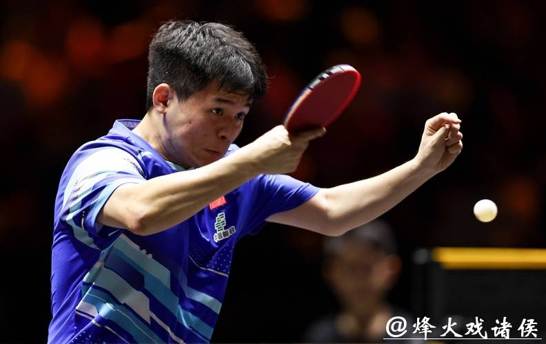 林诗栋险胜,向鹏黄友政出局,男单八强已出四席,国乒占了两席 林诗栋险胜,向鹏黄友政出局,男单八强已出四席,国乒占了两席